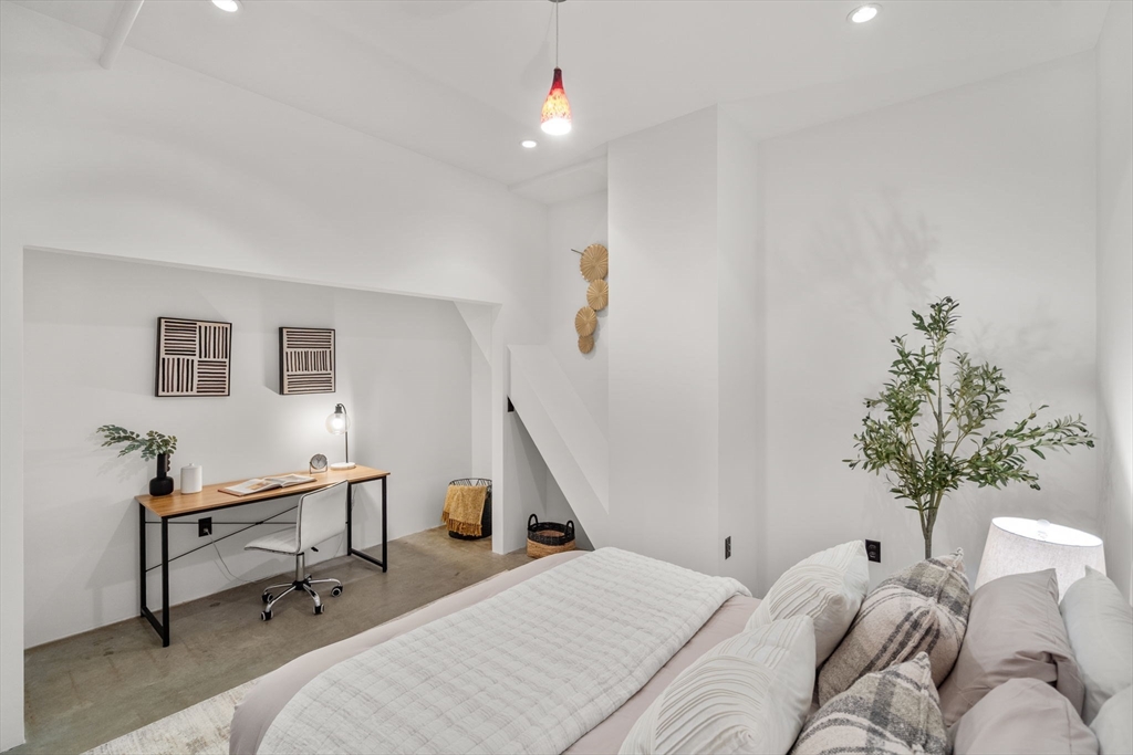 1200 Washington St # 216