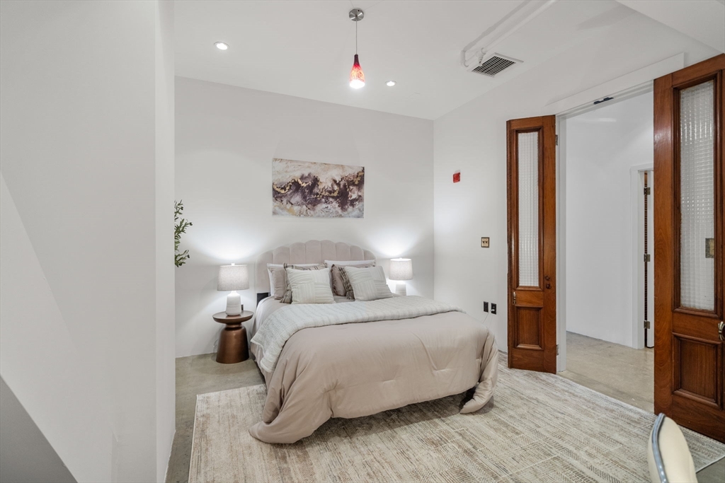 1200 Washington St # 216