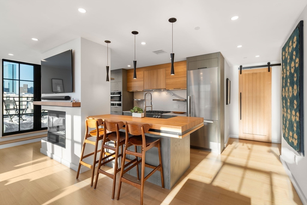 76 Wareham St Unit: PHD