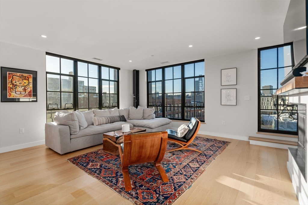 76 Wareham St Unit: PHD