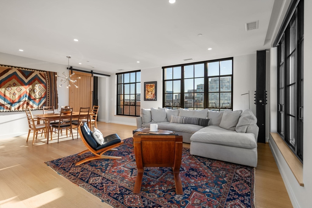 76 Wareham St Unit: PHD