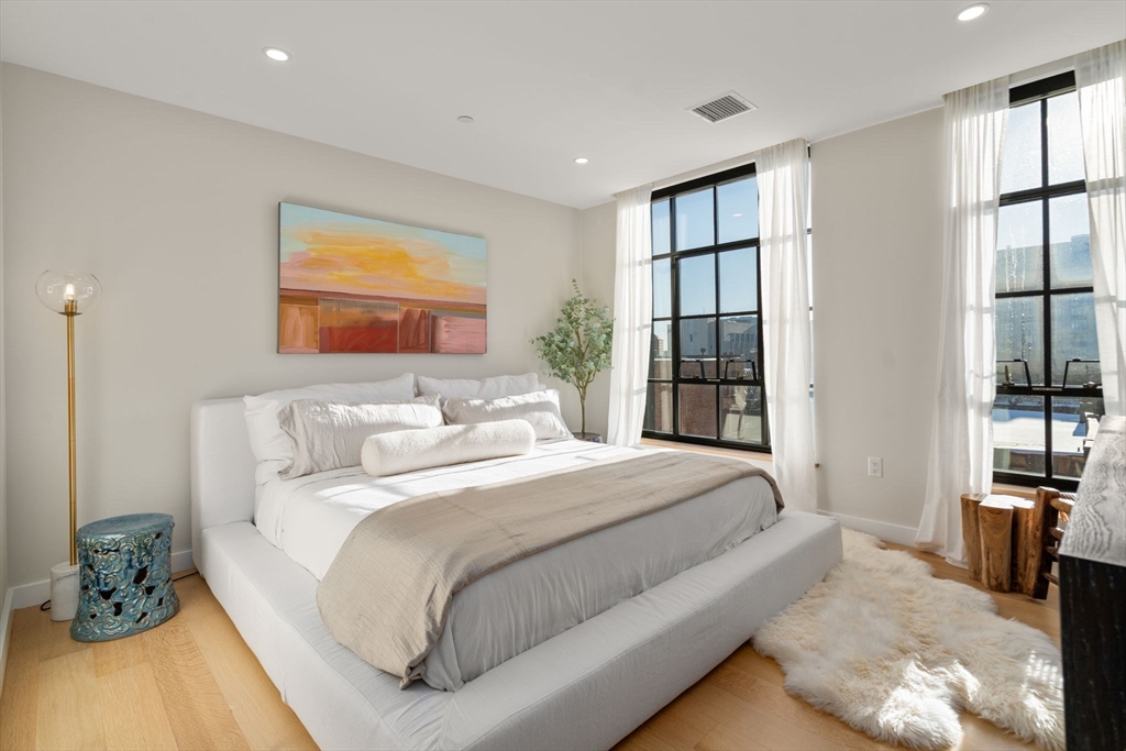 76 Wareham St Unit: PHD