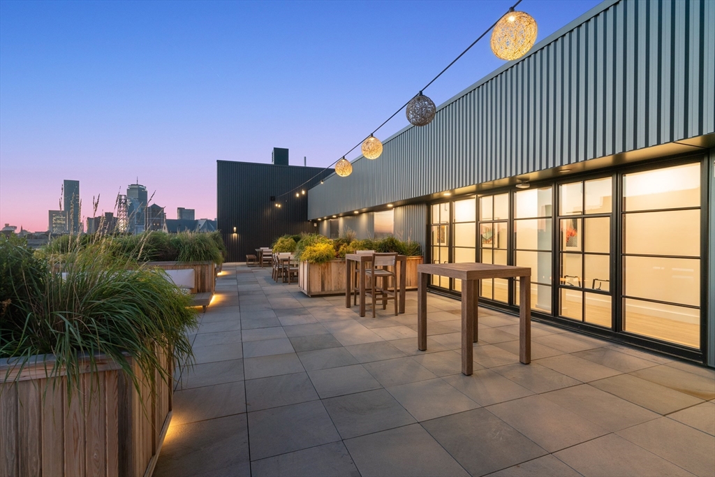 76 Wareham St Unit: PHD