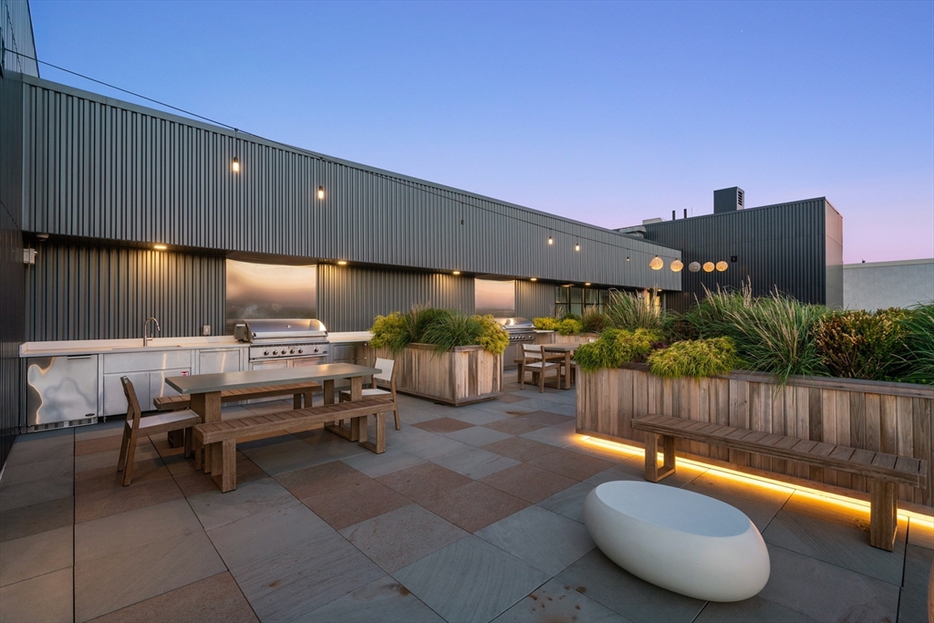 76 Wareham St Unit: PHD