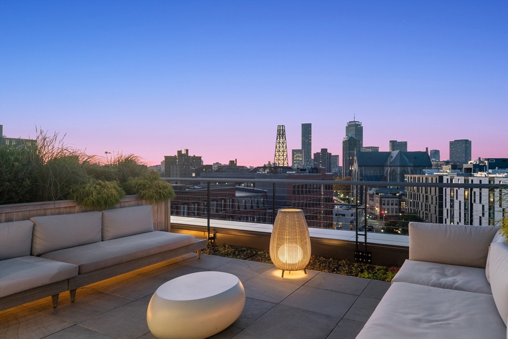 76 Wareham St Unit: PHD