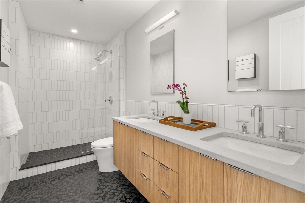 76 Wareham St Unit: PHD