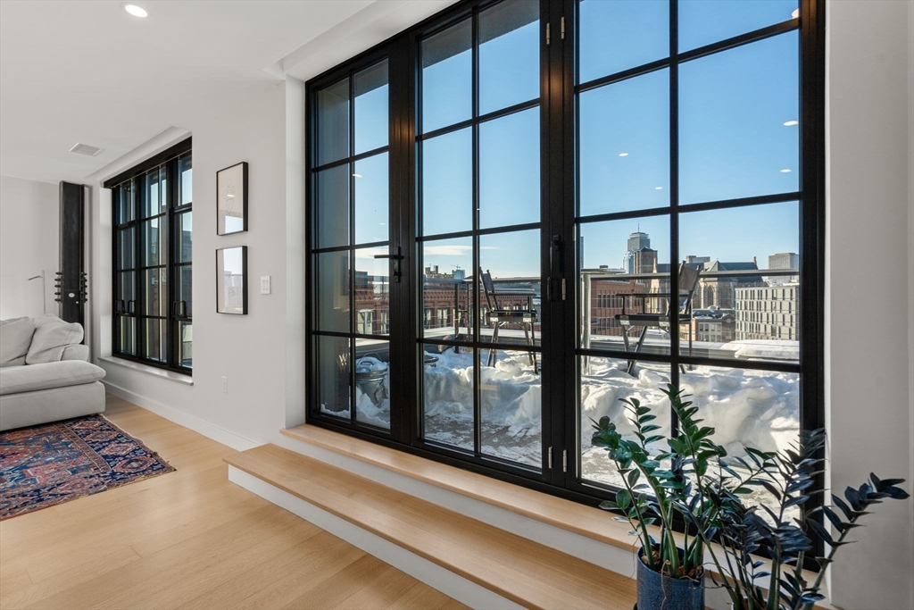 76 Wareham St Unit: PHD