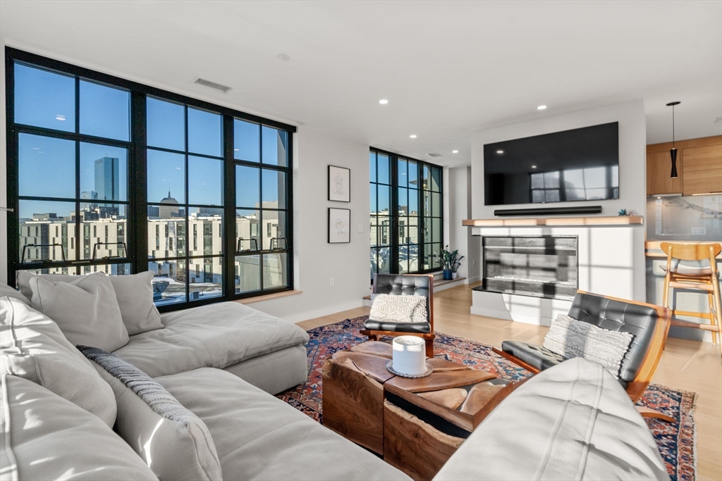 76 Wareham St Unit: PHD