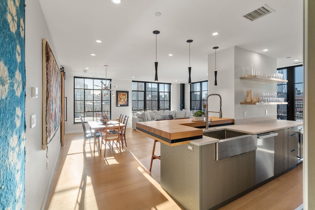 76 Wareham St Unit: PHD