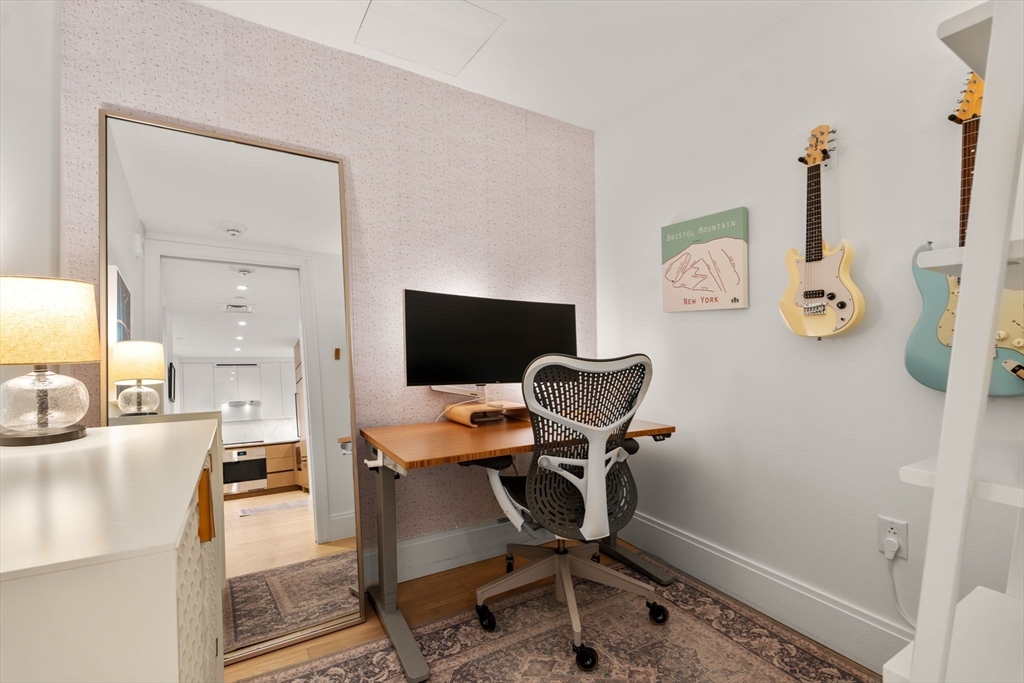 380 Harrison Ave Unit: PH2M