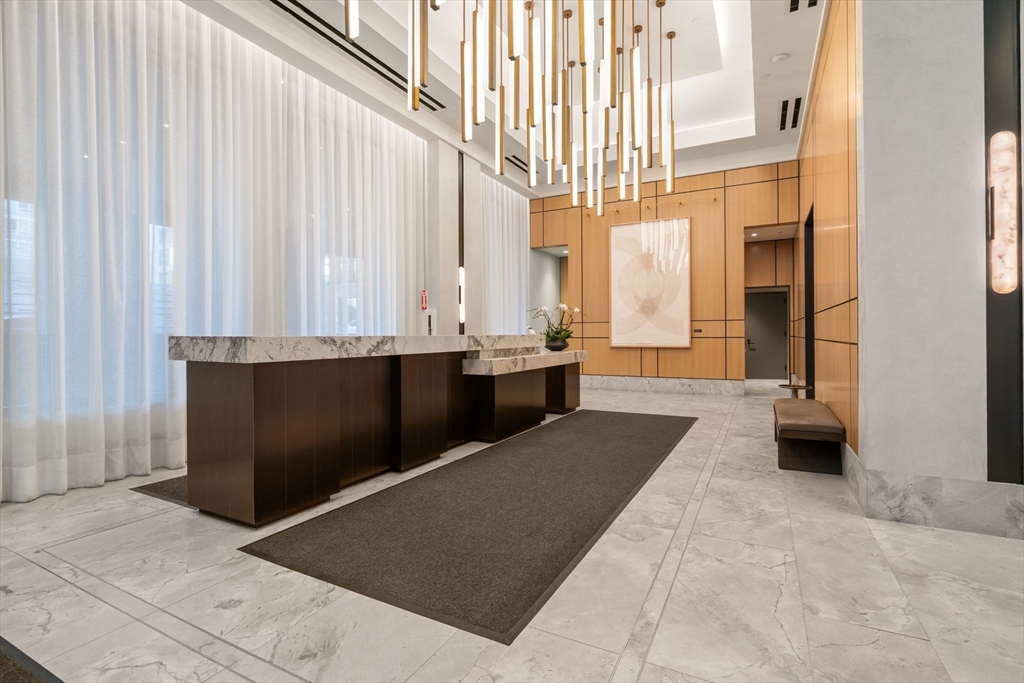 380 Harrison Ave Unit: PH2M