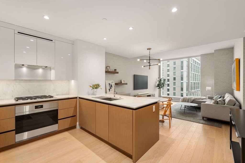 380 Harrison Ave Unit: PH2M
