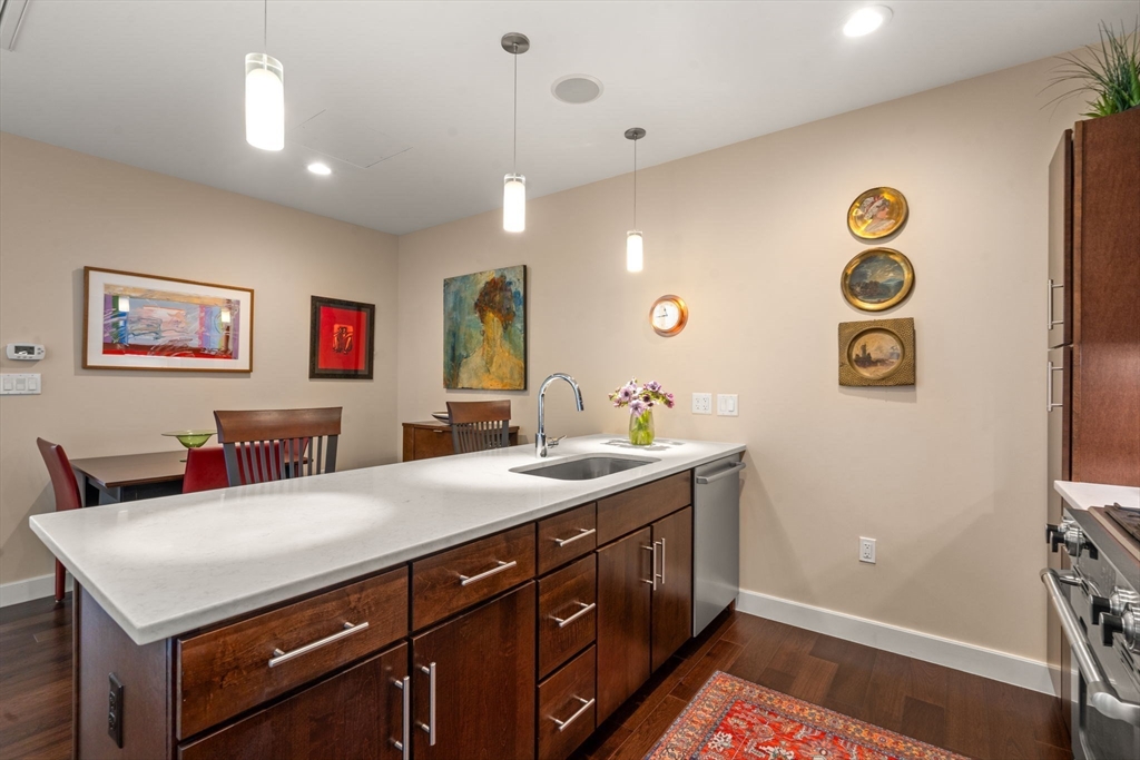 43 Westland Ave # 605