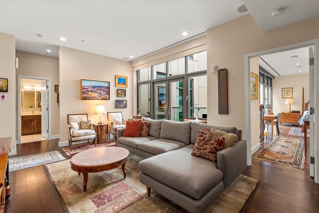 43 Westland Ave # 605