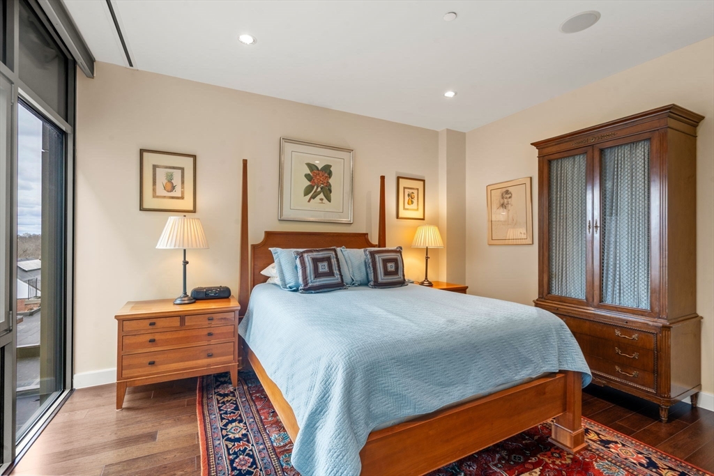 43 Westland Ave # 605