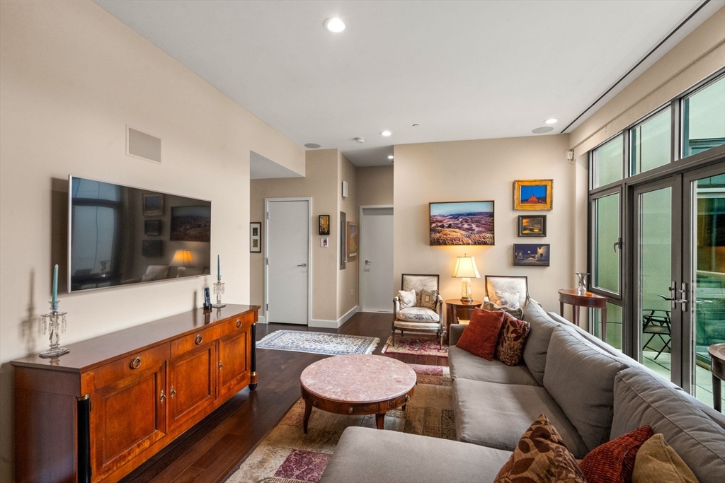 43 Westland Ave # 605