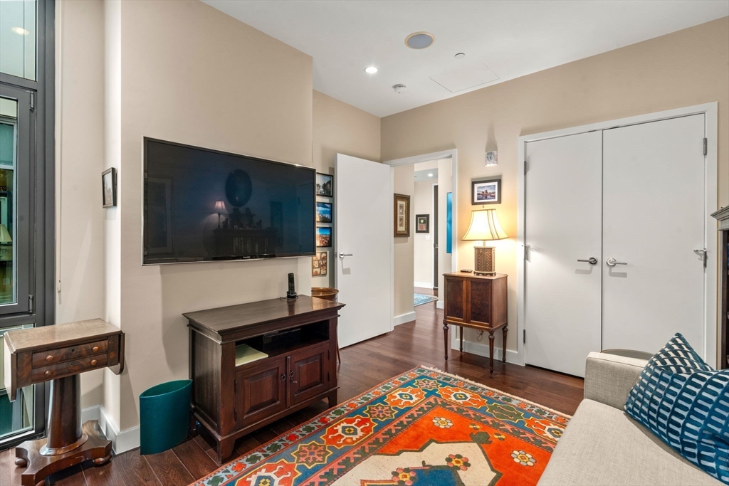 43 Westland Ave # 605