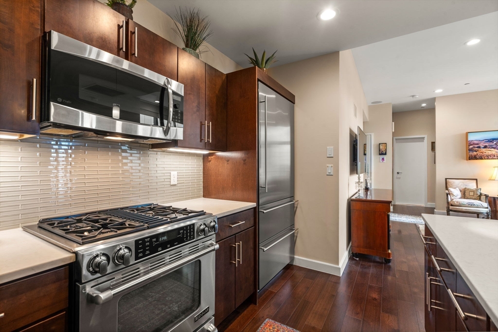 43 Westland Ave # 605