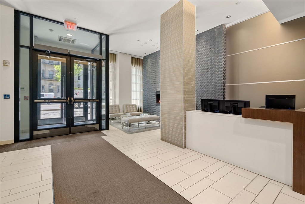 43 Westland Ave # 605