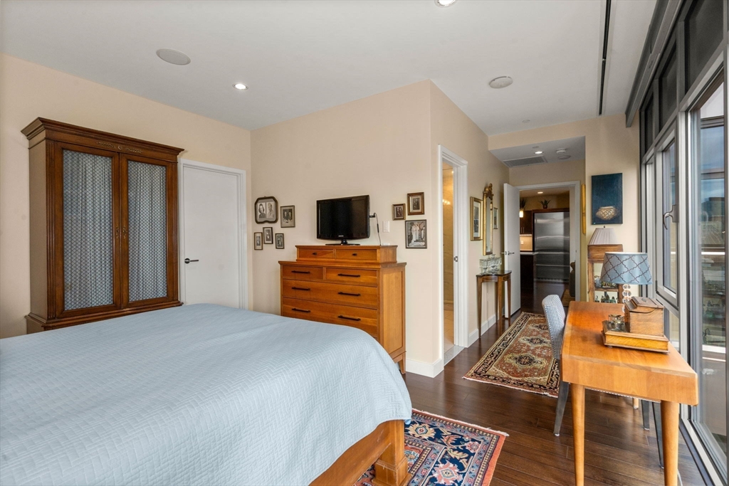 43 Westland Ave # 605