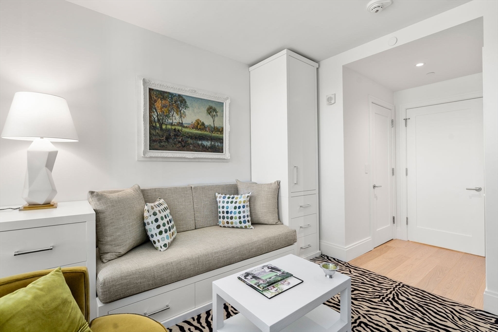 380 Harrison Ave # 1118