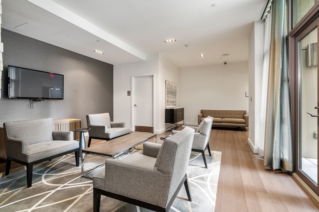 43 Westland Ave # 712