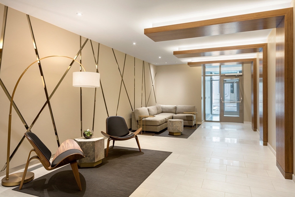 43 Westland Ave # 712