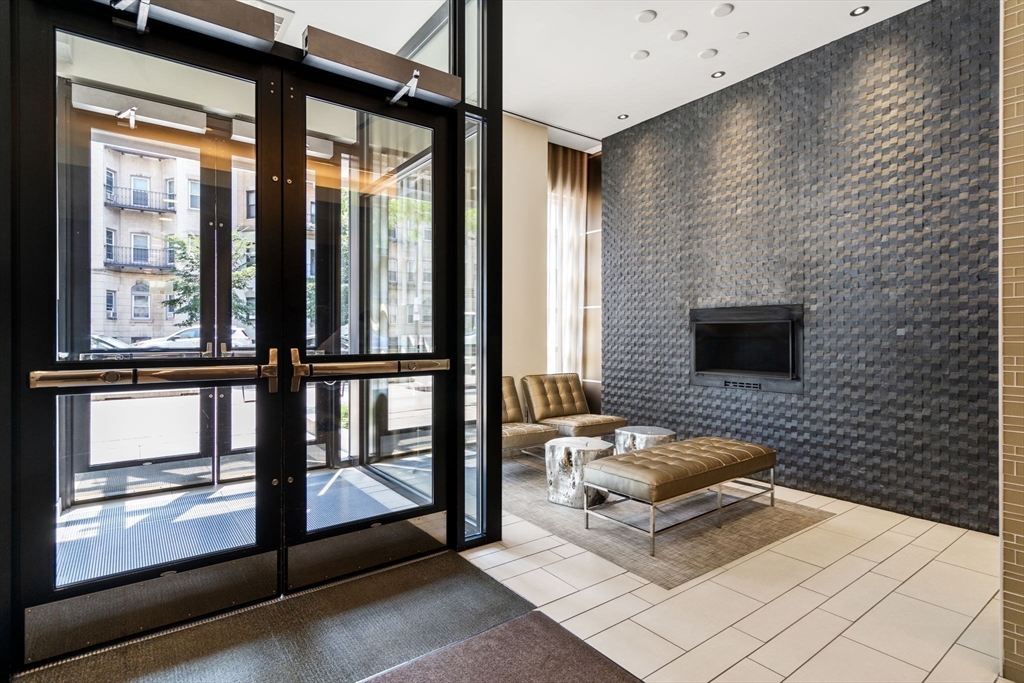 43 Westland Ave # 712