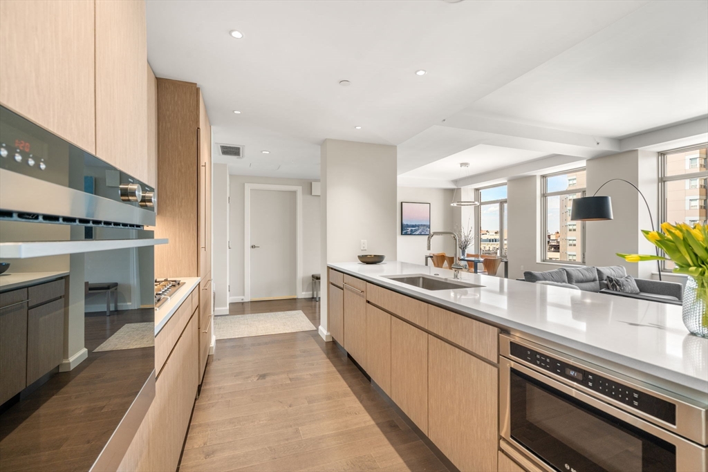 43 Westland Ave # 712