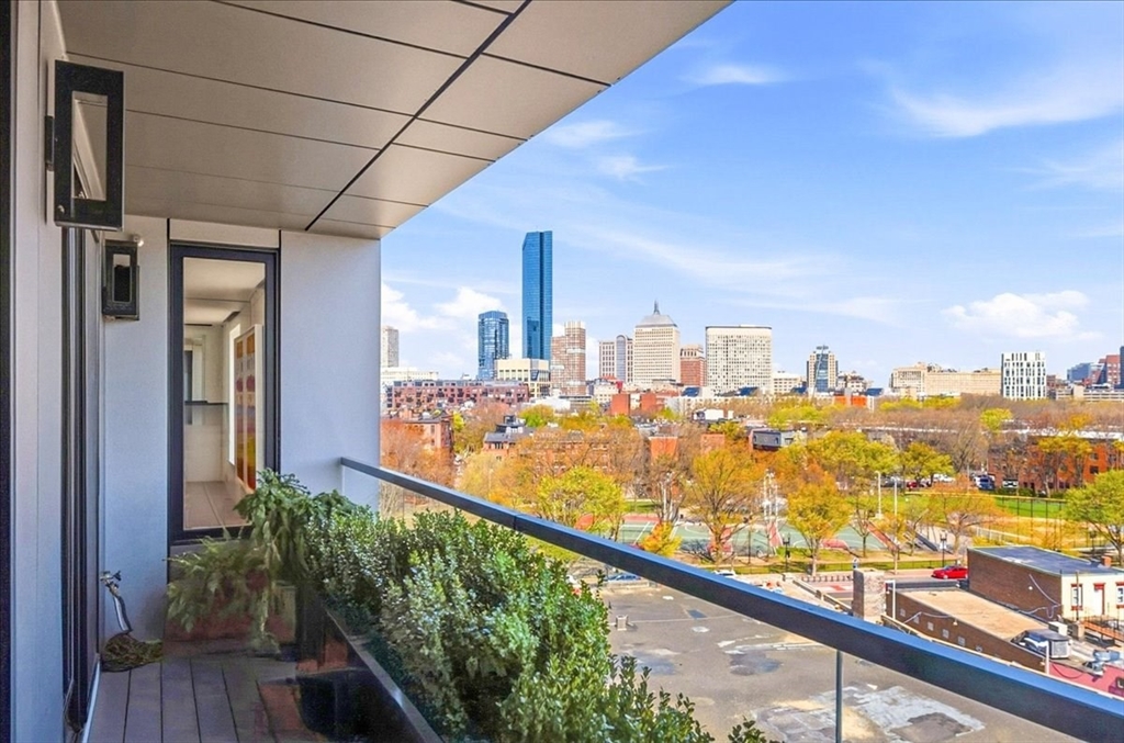 481 Harrison Ave Unit: PHB
