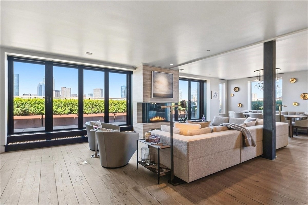 481 Harrison Ave Unit: PHB