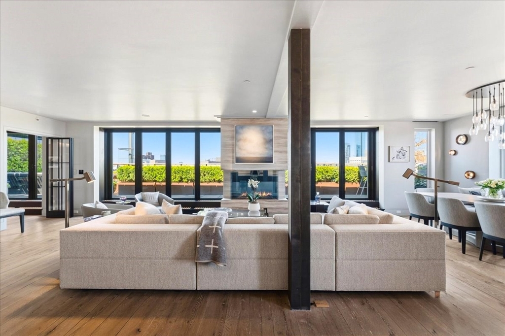 481 Harrison Ave Unit: PHB