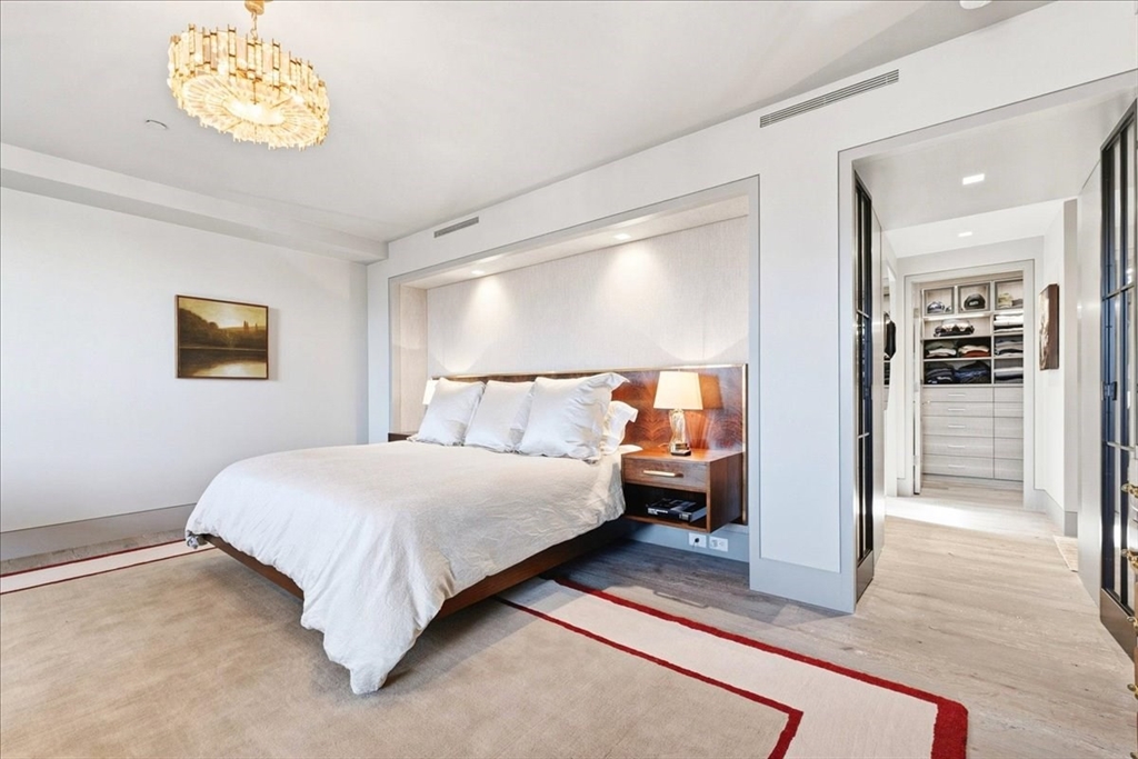 481 Harrison Ave Unit: PHB