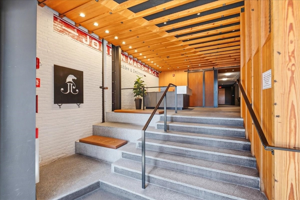 481 Harrison Ave Unit: PHB