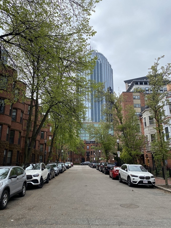 17 Follen St # 2F