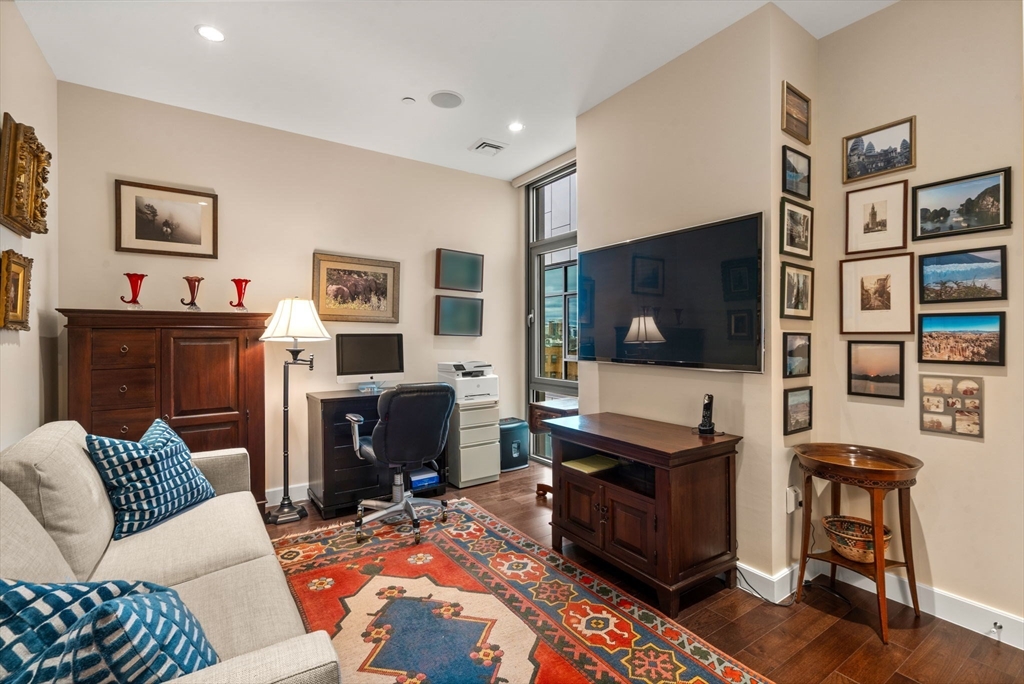 43 Westland Ave # 605