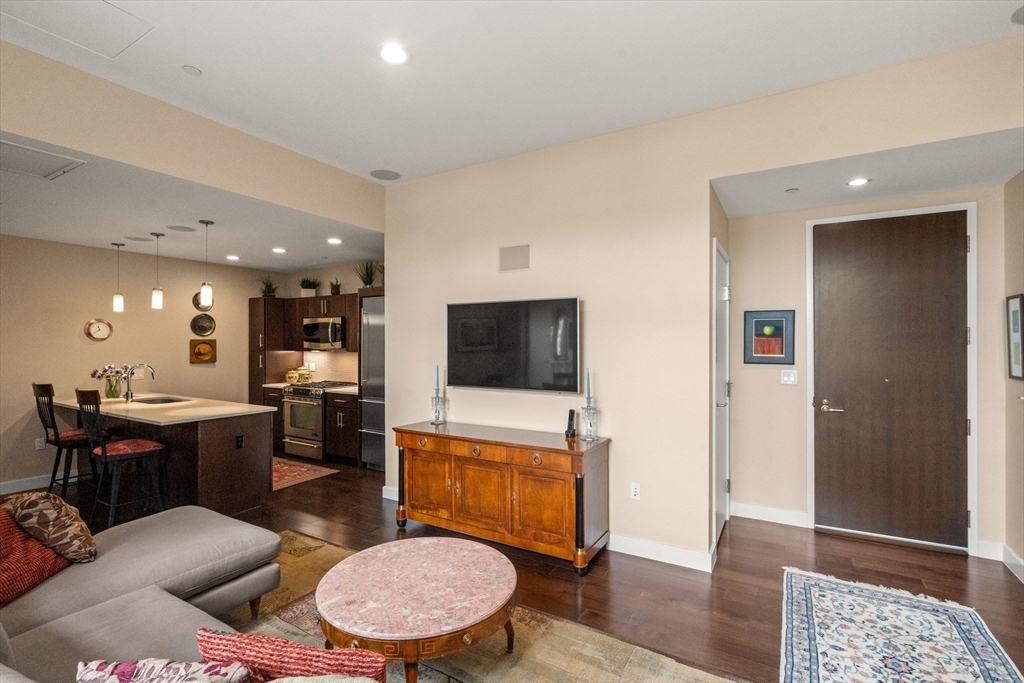 43 Westland Ave # 605