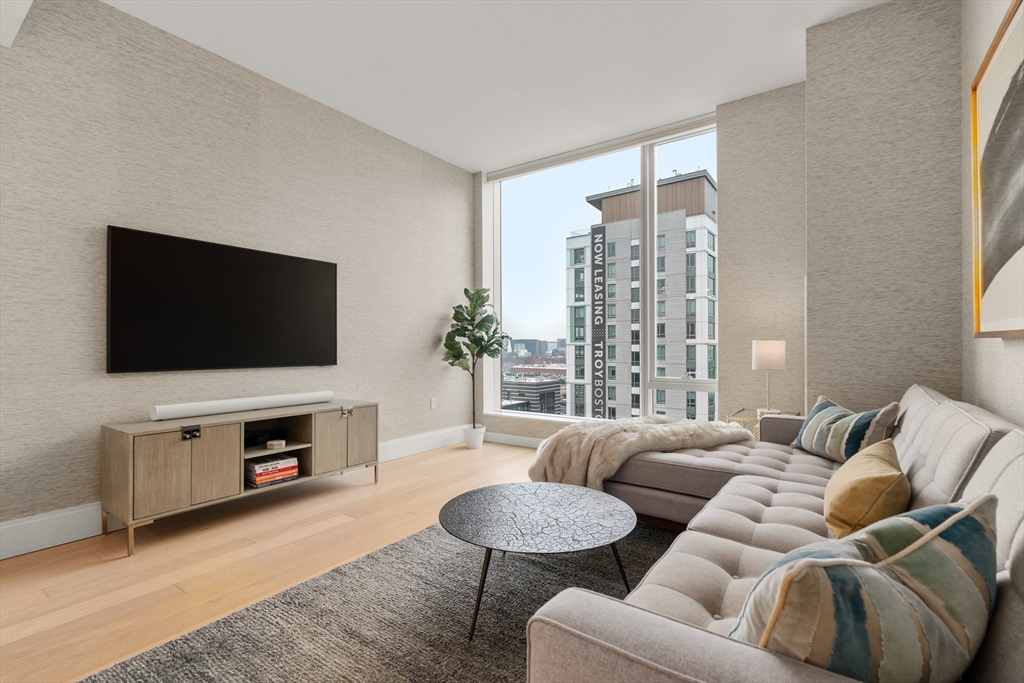 380 Harrison Ave Unit: Penthouse2M