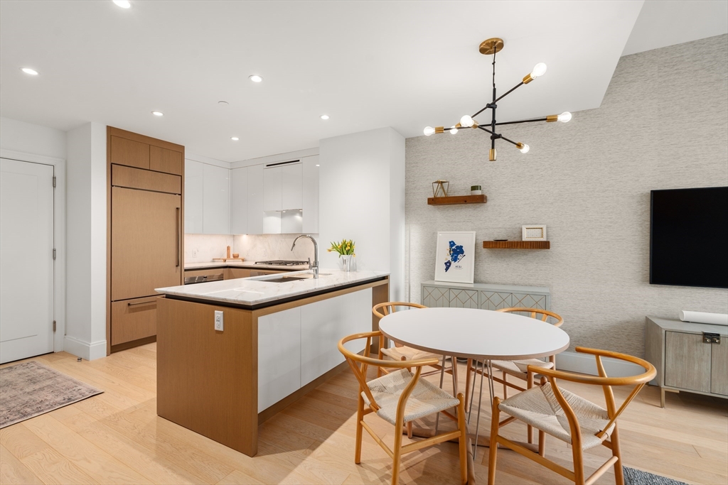 380 Harrison Ave Unit: Penthouse2M