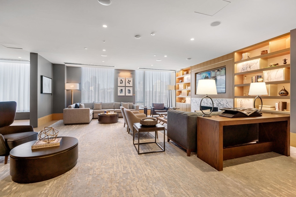380 Harrison Ave Unit: Penthouse2M