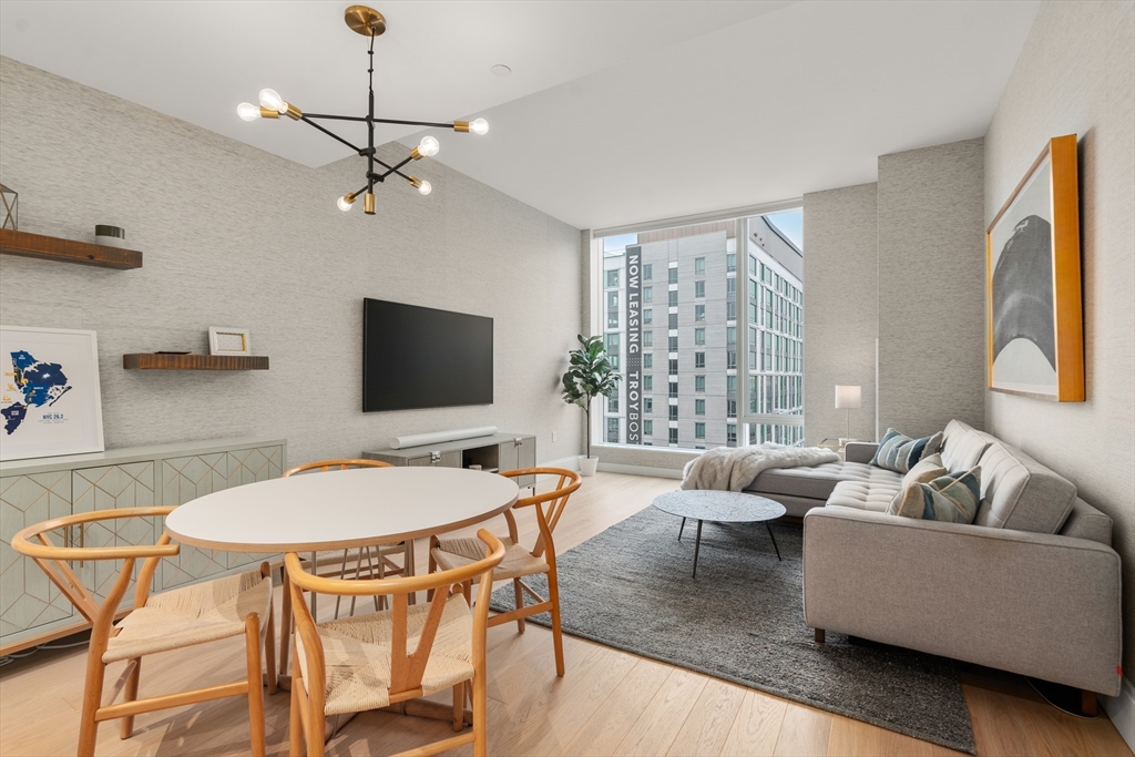380 Harrison Ave Unit: Penthouse2M