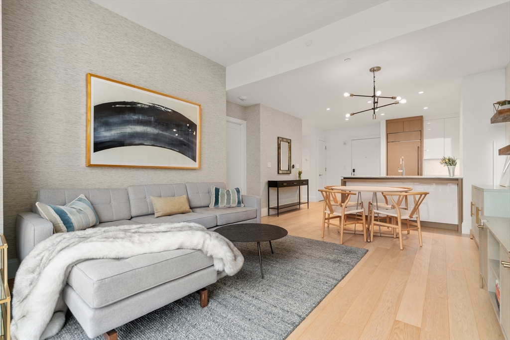 380 Harrison Ave Unit: Penthouse2M