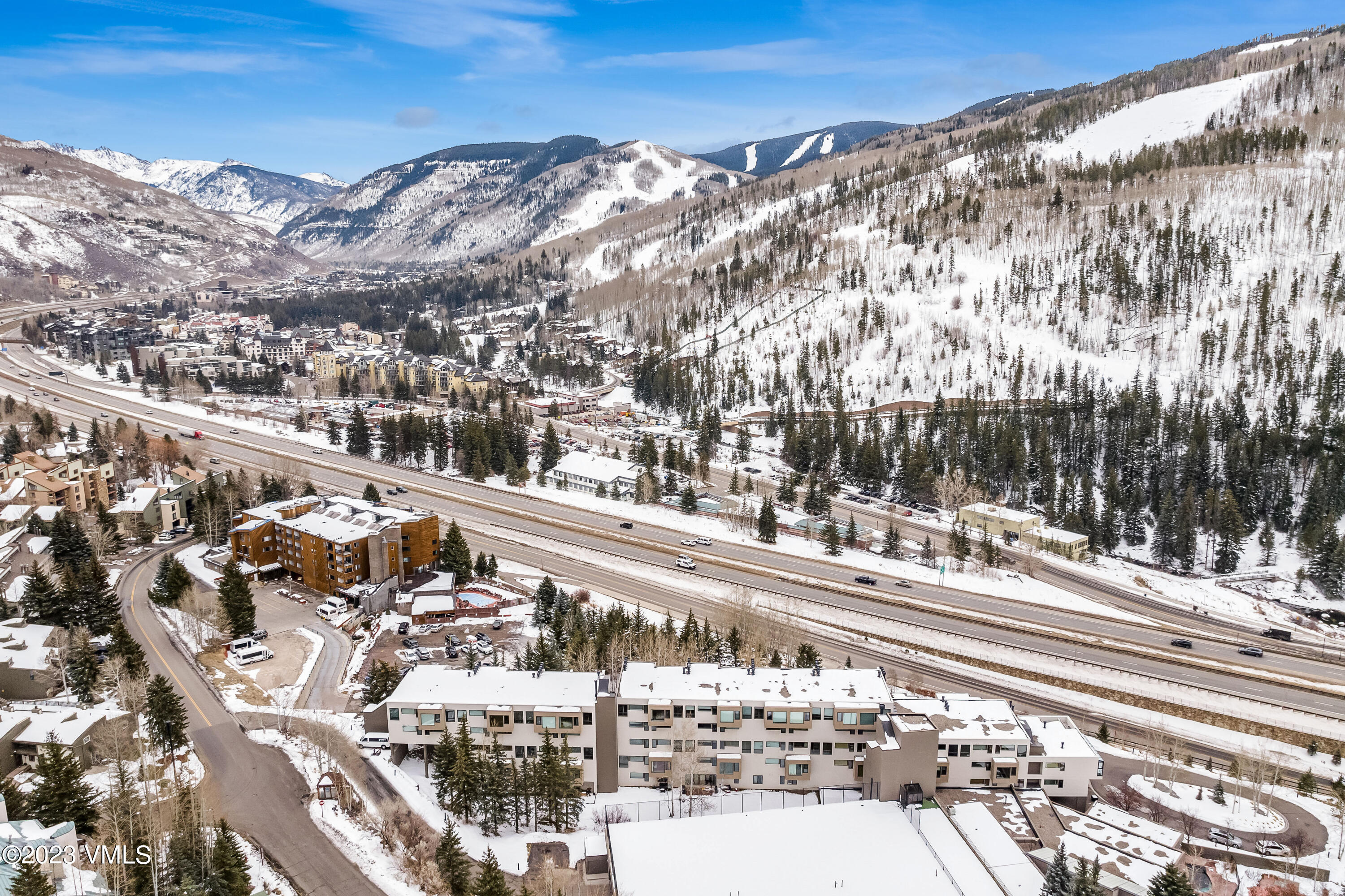 1100 N Frontage Road W 1413