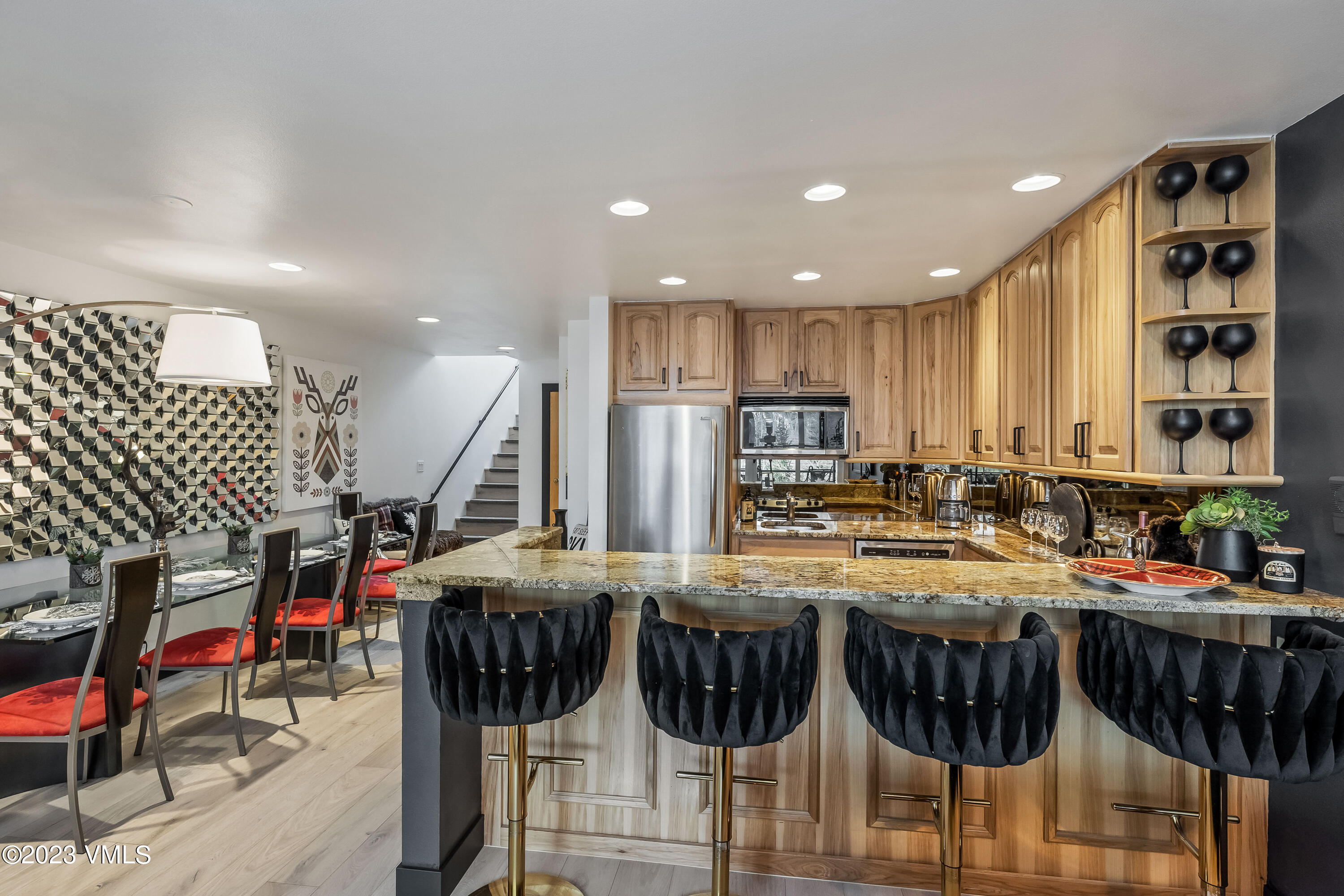 1100 N Frontage Road W 1413