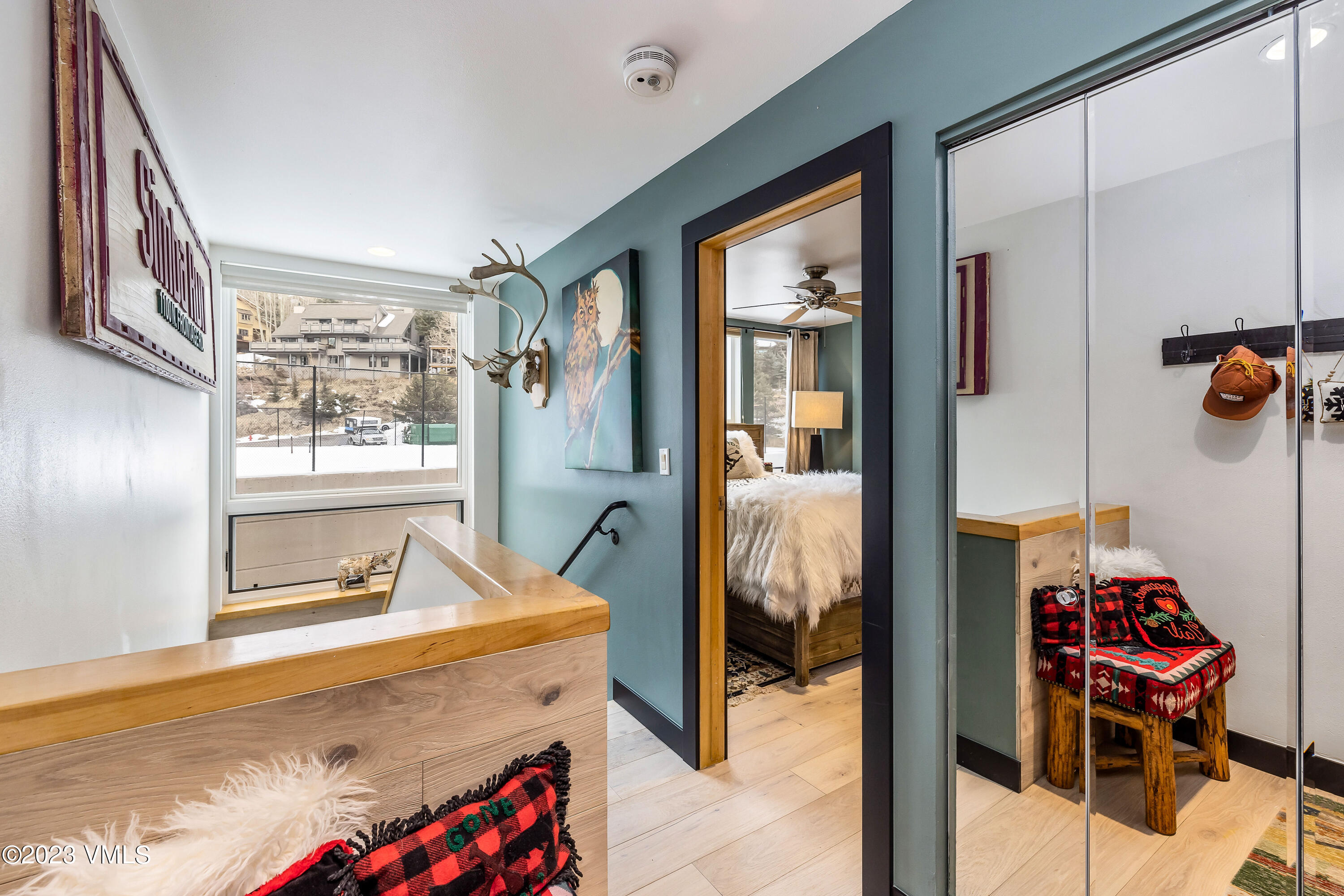 1100 N Frontage Road W 1413