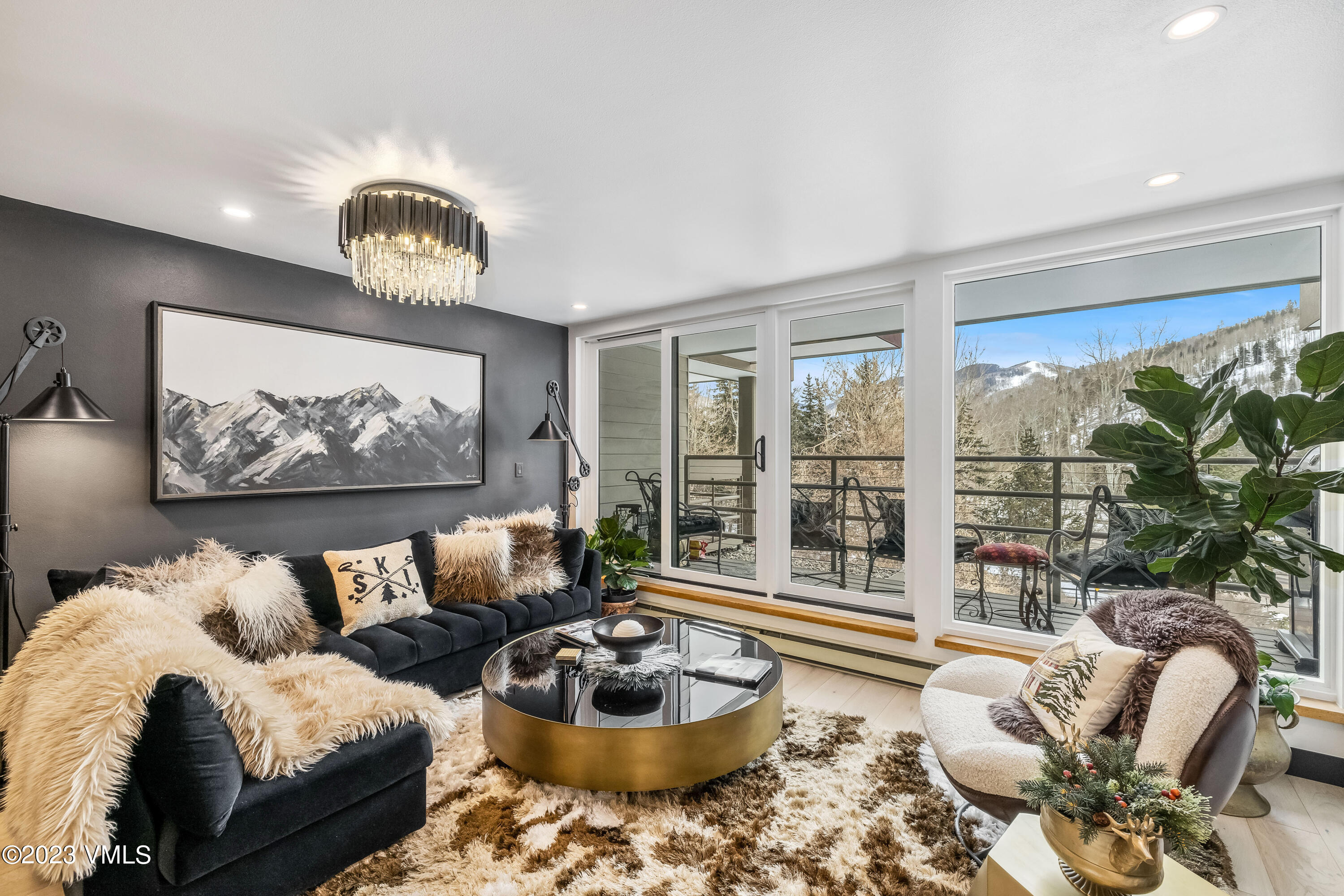 1100 N Frontage Road W 1413