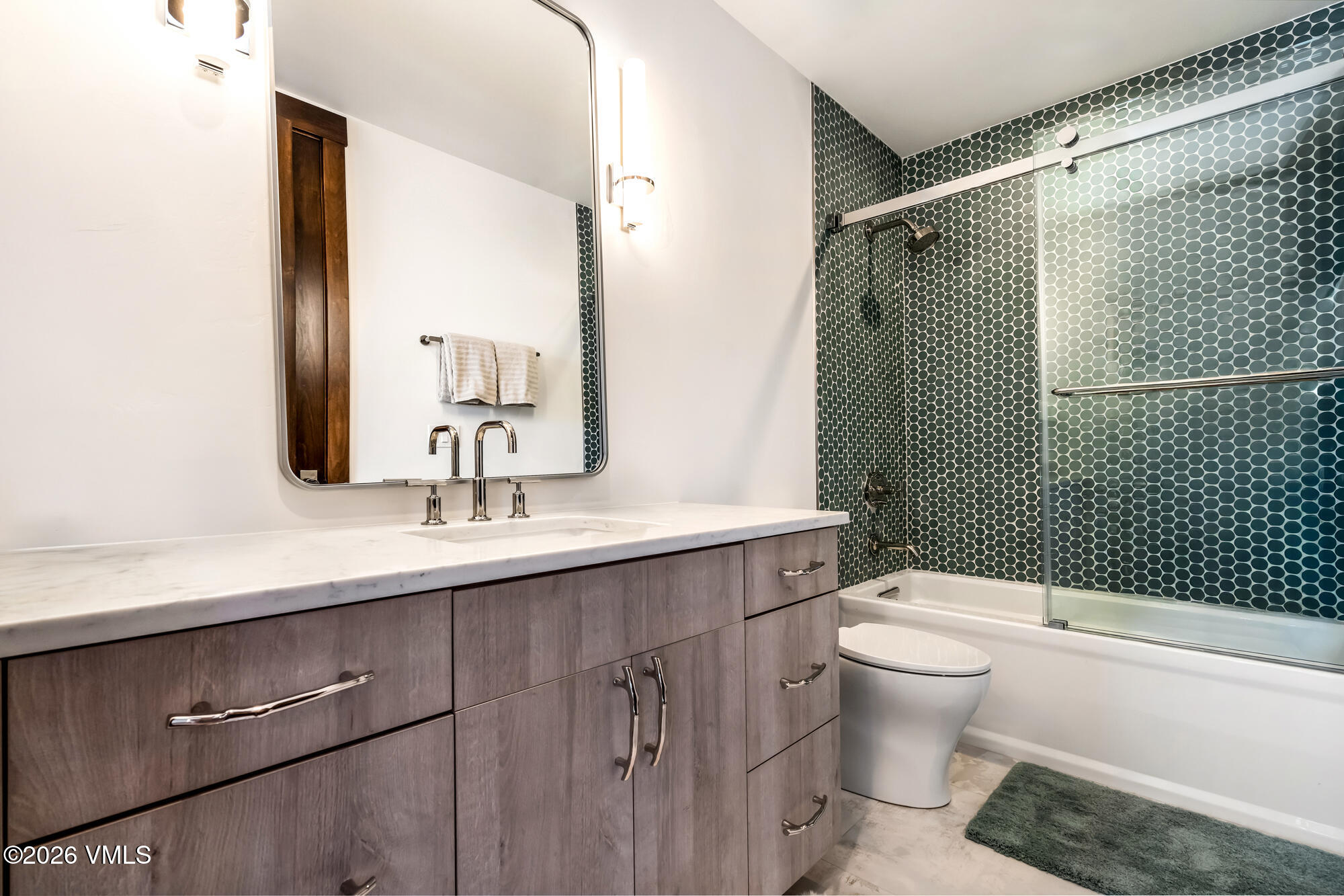 200 Goldfinch Lane, 1C