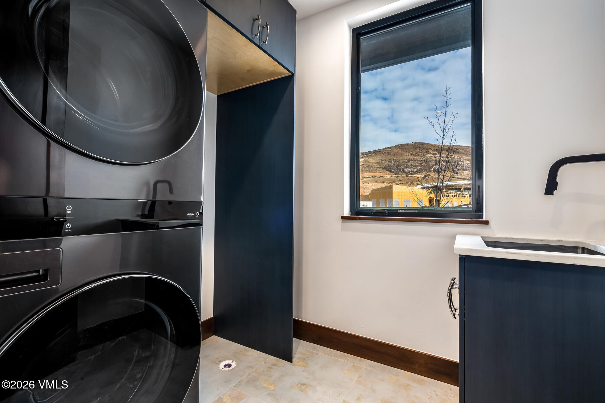 200 Goldfinch Lane, 1C