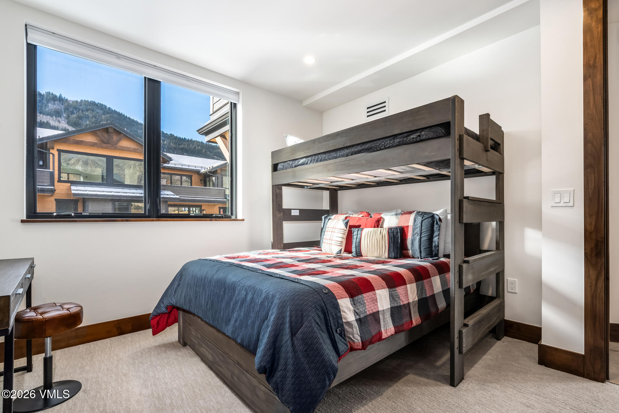 200 Goldfinch Lane, 1C