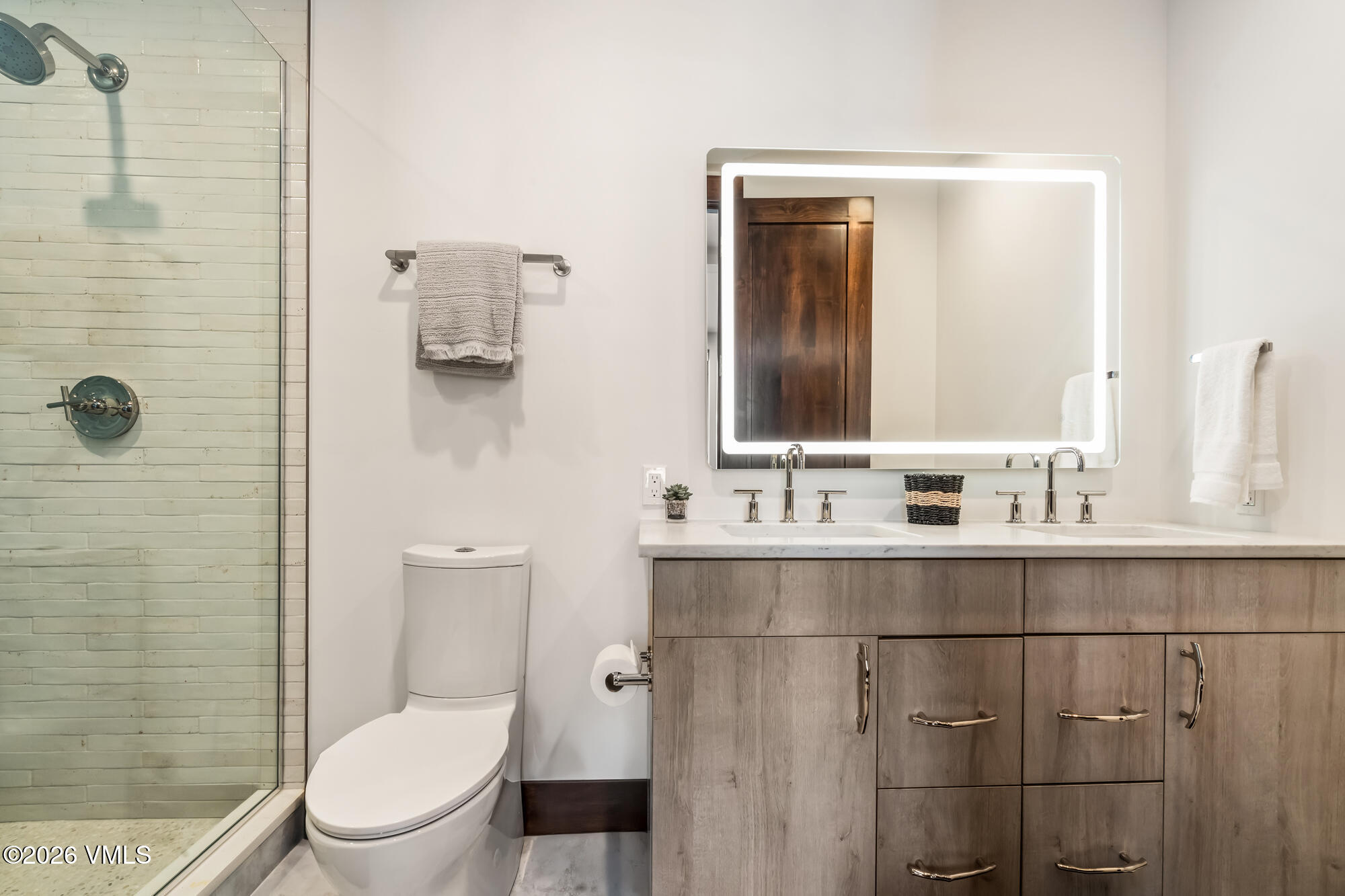 200 Goldfinch Lane, 1C